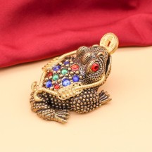 Brass hollow three-legged golden toad fortune-bringing craft