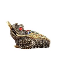 Brass hollow three-legged golden toad fortune-bringing craft
