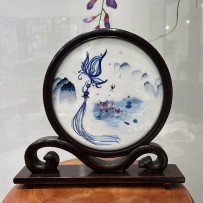 Finished Suzhou Embroidery Ornament – Handmade Double-Sided Embroidered Screen in Traditional Style