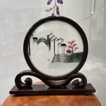 Finished Suzhou Embroidery Ornament – Handmade Double-Sided Embroidered Screen in Traditional Style