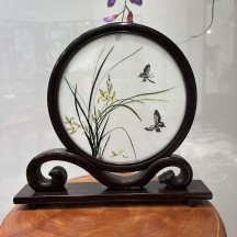 Finished Suzhou Embroidery Ornament – Handmade Double-Sided Embroidered Screen in Traditional Style