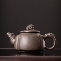 Master-Crafted “Reversing the Universe” Office Teapot – Zisha Clay Single Teapot for Tea Brewing