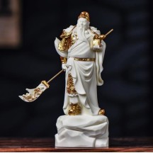 Wealth-Bringing Guan Gong Figurine – God of War and Fortune Statue