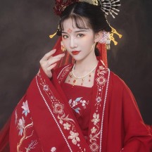 Women's Hanfu with Exquisite Embroidery – Cross-Collar Wide-Sleeve Top and High-Waisted Ruqun Skirt