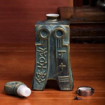 Ancient coin ceramic wine bottle sealed white wine empty bottle imitating bronze coin shape