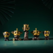 Sanxingdui cultural and creative ornaments, blessing priests, national style creative home decorations